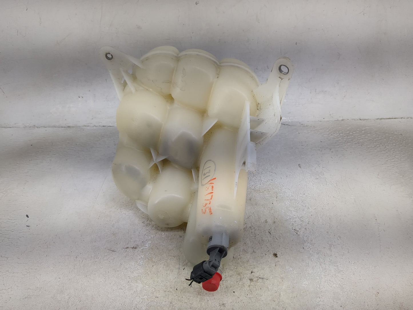 2017 Bmw X6 Radiator Coolant Overflow Expansion Tank Bottle - Oemusedautoparts1.com
