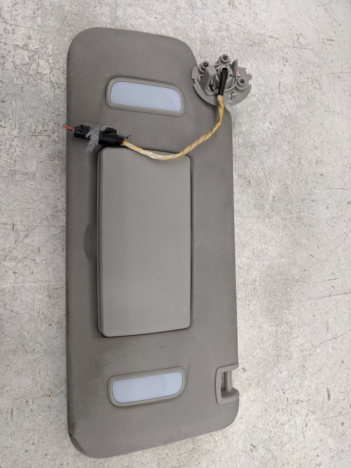2008-2017 Buick Enclave Sun Visor Shade Replacement Driver Left Mirror Fits OEM Used Auto Parts - Oemusedautoparts1.com