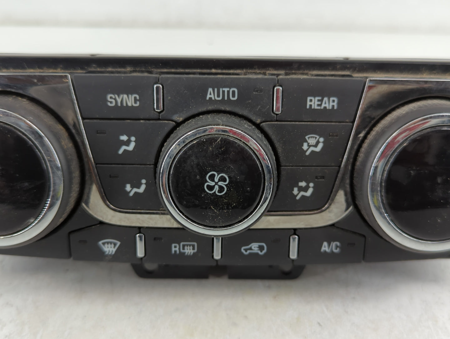 2008-2017 Buick Enclave Climate Control Module Temperature AC/Heater Replacement P/N:23251328 Fits OEM Used Auto Parts - Oem