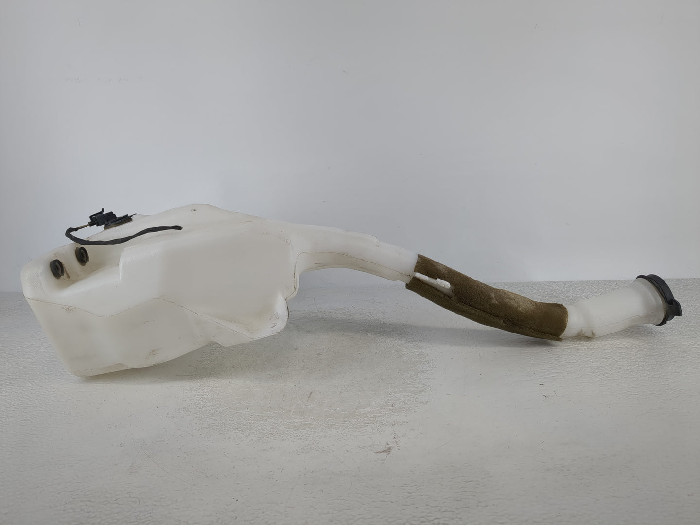 2010-2017 Buick Enclave Windshield Washer Fluid Reservoir Bottle Oem - Oemusedautoparts1.com