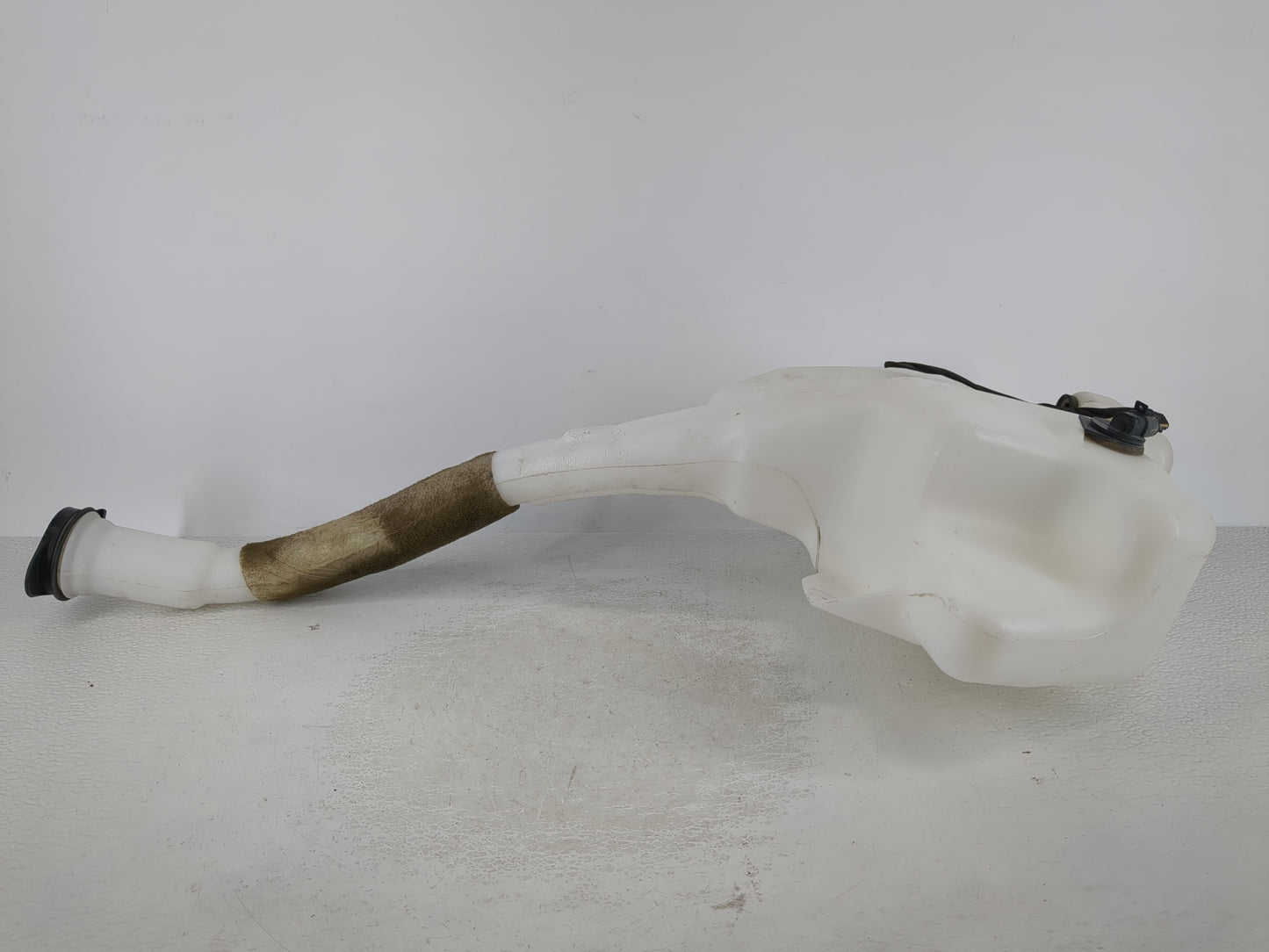 2010-2017 Buick Enclave Windshield Washer Fluid Reservoir Bottle Oem - Oemusedautoparts1.com