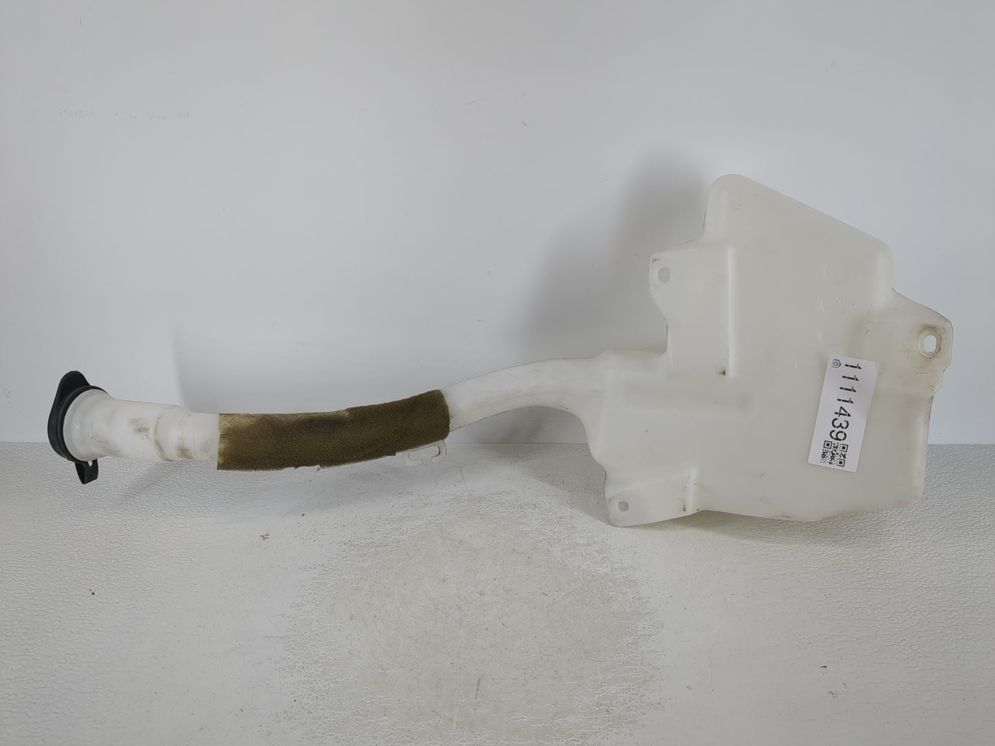 2010-2017 Buick Enclave Windshield Washer Fluid Reservoir Bottle Oem - Oemusedautoparts1.com