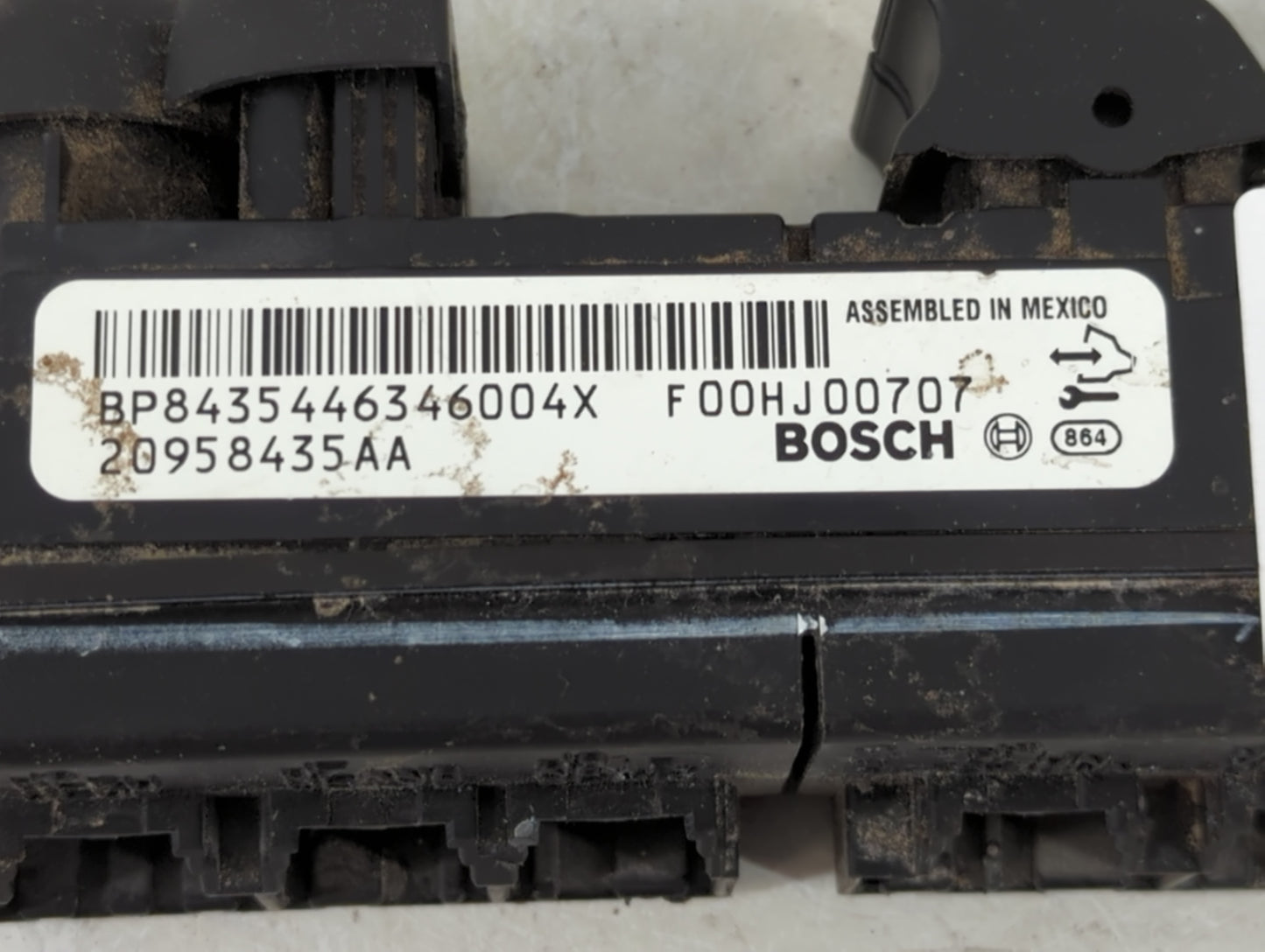 2010-2017 Buick Enclave Master Power Window Switch Replacement Driver Side Left P/N:20958435AA Fits OEM Used Auto Parts - Oe