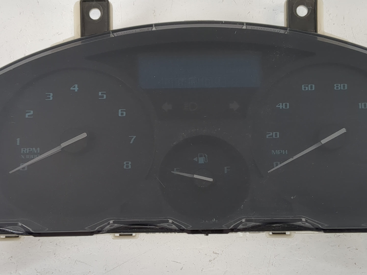 2014-2017 Buick Enclave Instrument Cluster Speedometer Gauges P/N:23172988 Fits Fits 2014 2015 2016 2017 OEM Used Auto Parts