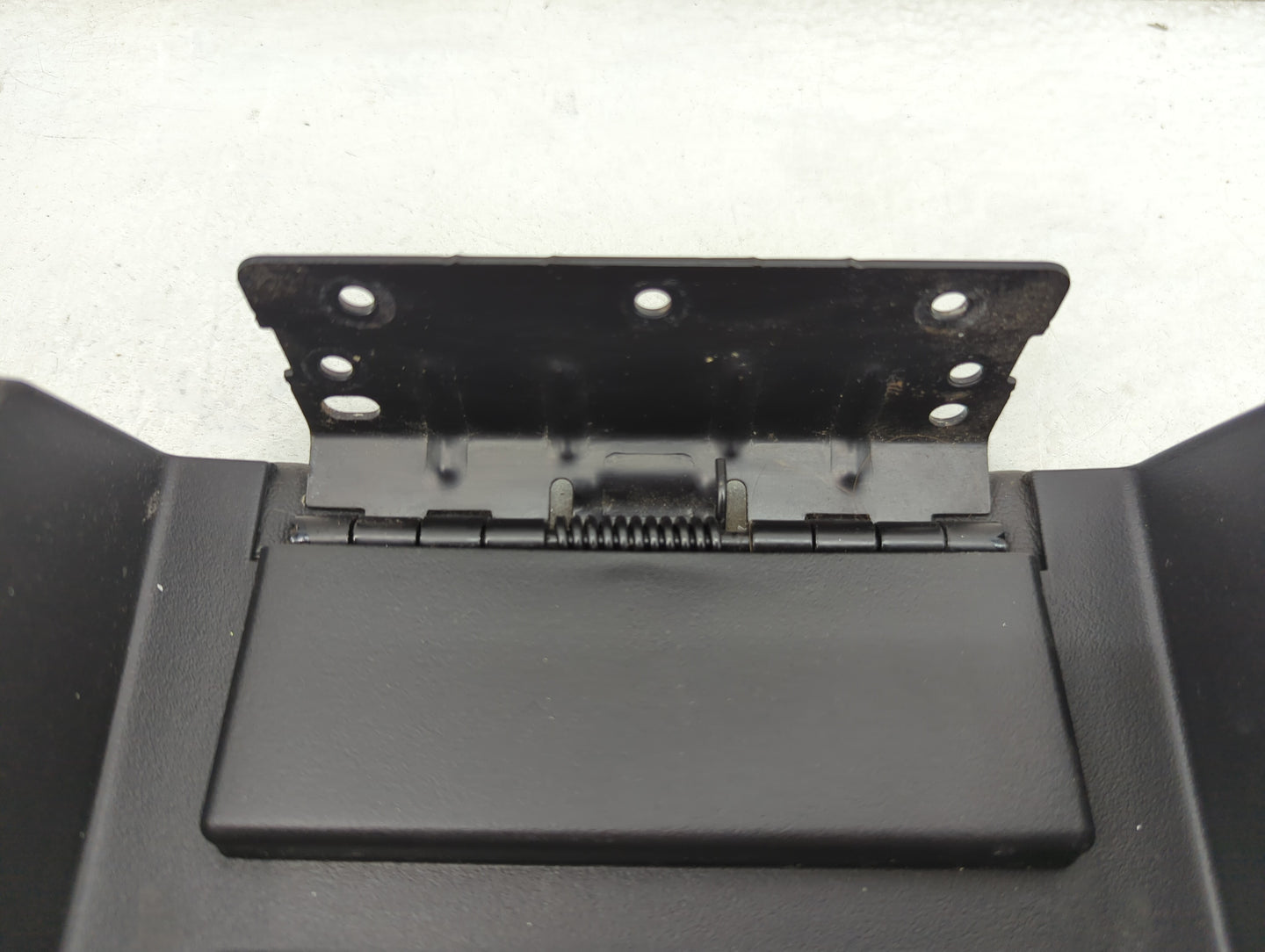 2013-2017 Buick Enclave Center Console Armrest Cover Lid Fits Fits 2013 2014 2015 2016 2017 OEM Used Auto Parts - Oemusedaut