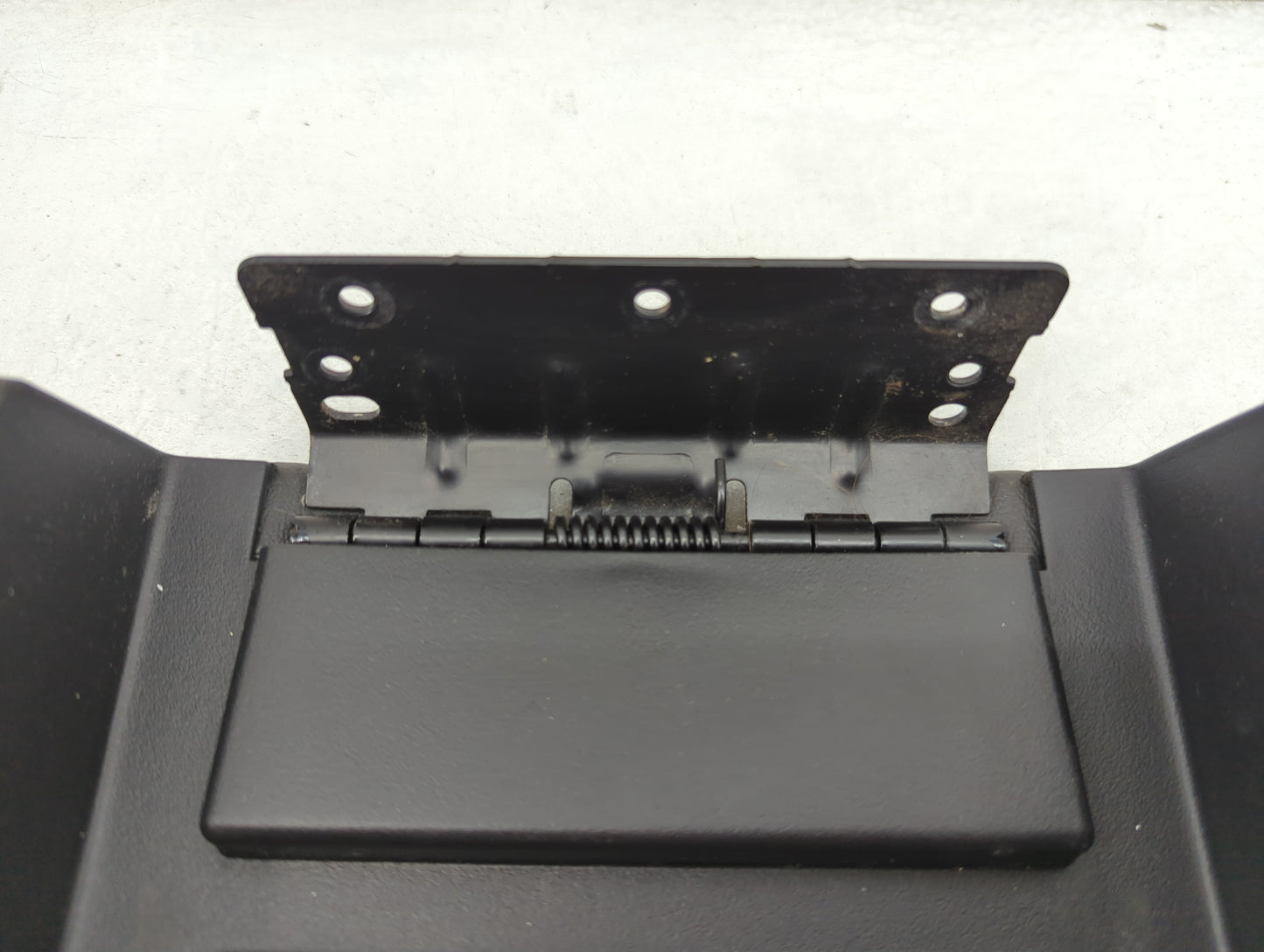 2013-2017 Buick Enclave Center Console Armrest Cover Lid Fits Fits 2013 2014 2015 2016 2017 OEM Used Auto Parts - Oemusedaut