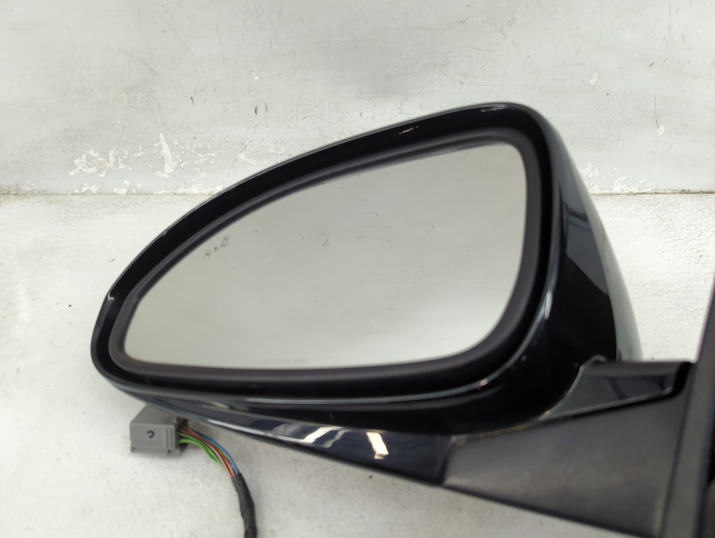 2013-2017 Buick Enclave Driver Side View Mirror - Left Door Mirror OEM Used - Oemusedautoparts1.com