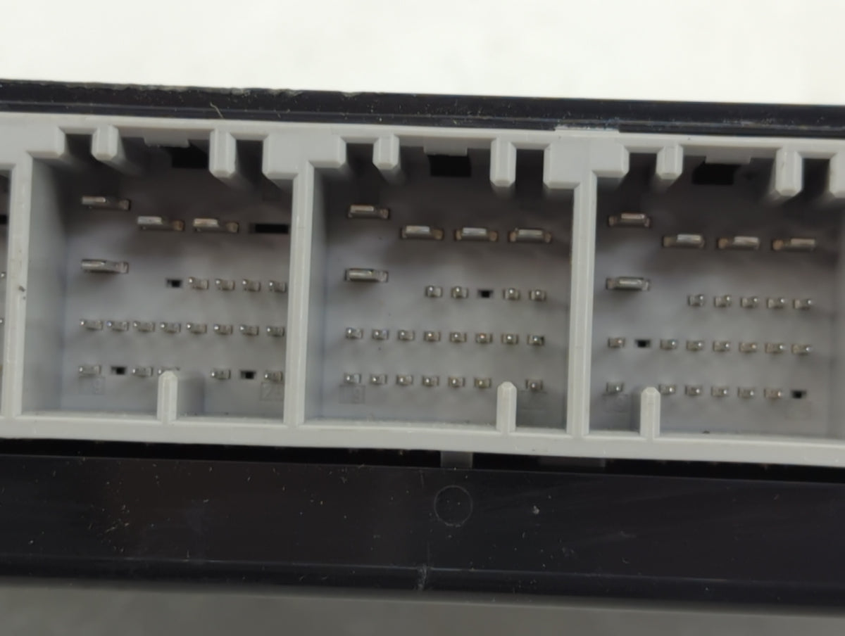 2013-2017 Buick Enclave Body Control Module Bcm Inner Cabin Fuse Box 1133675 - Oemusedautoparts1.com