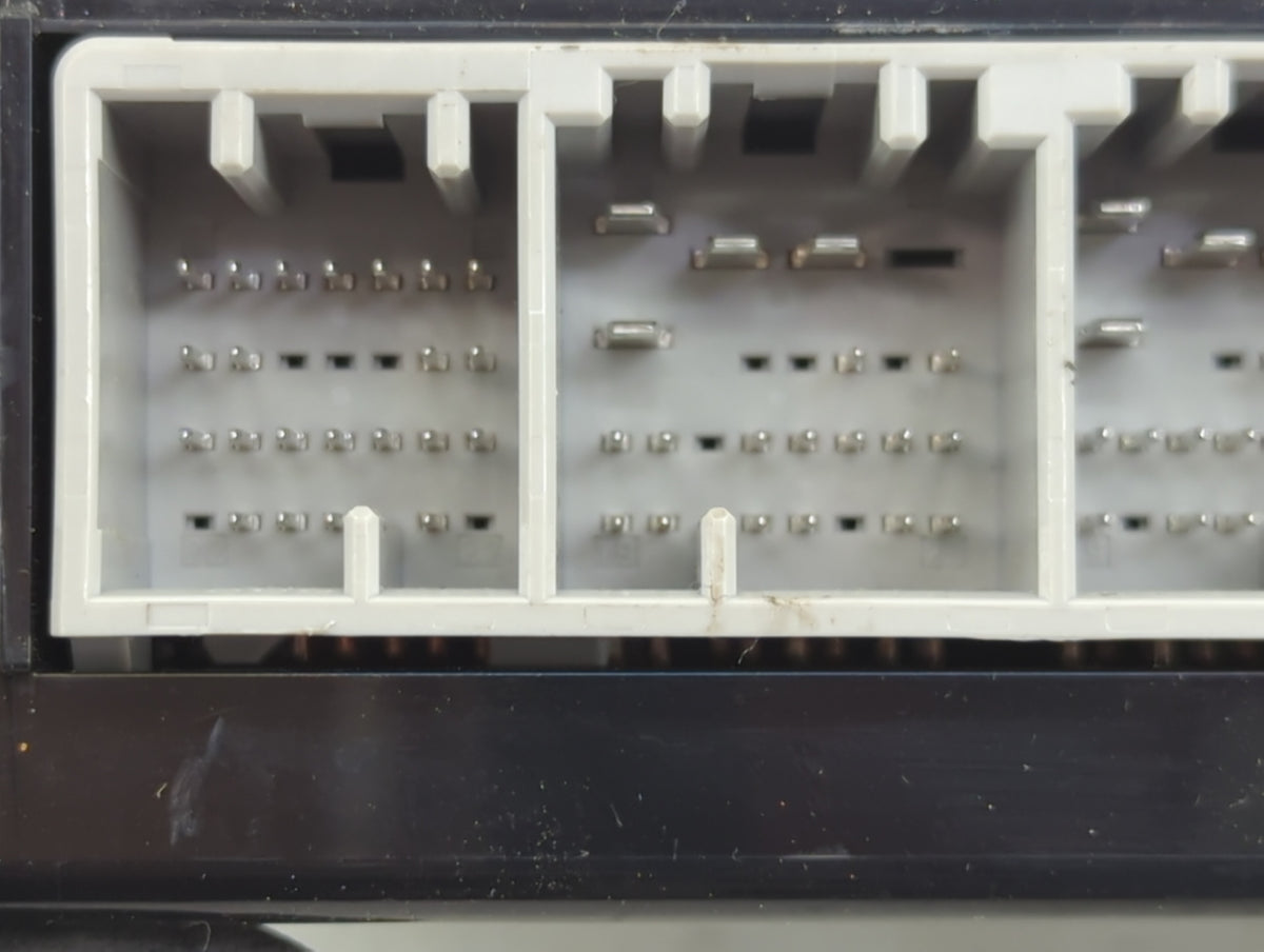 2013-2017 Buick Enclave Body Control Module Bcm Inner Cabin Fuse Box 1133675 - Oemusedautoparts1.com
