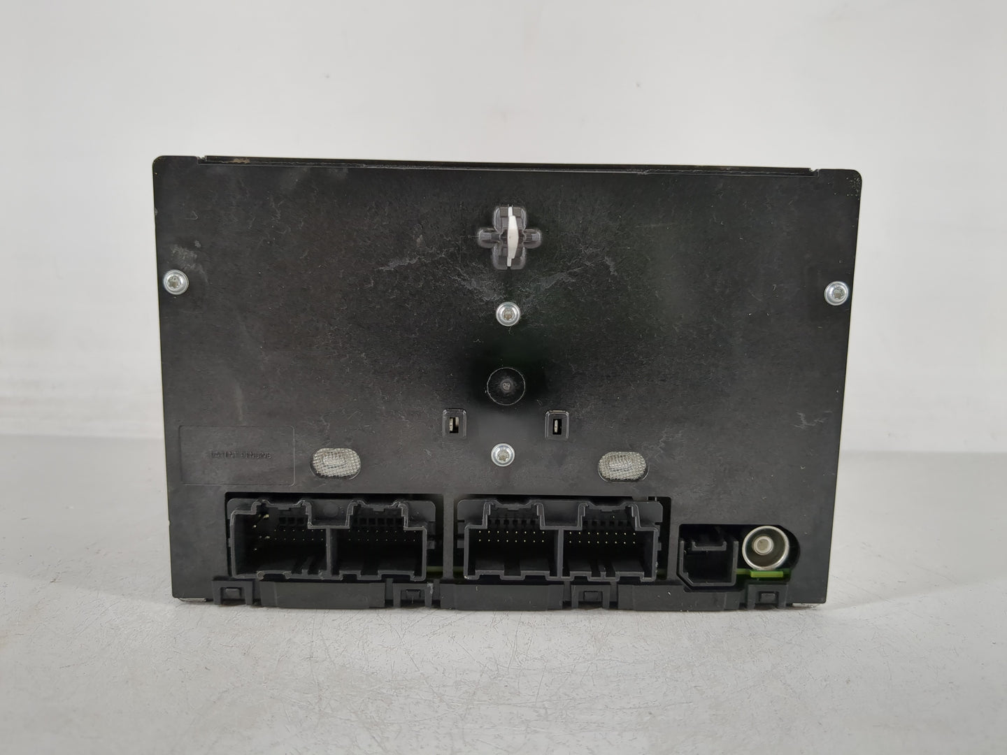 2016-2017 Buick Enclave Radio AM FM Cd Player Receiver Replacement P/N:84082781 Fits Fits 2016 2017 OEM Used Auto Parts - Oe
