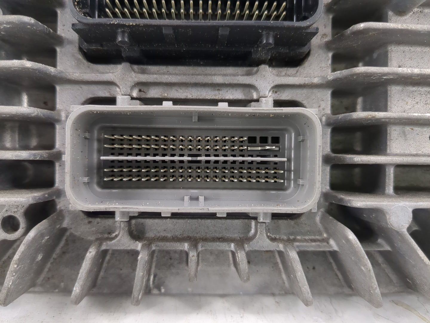 2017 Buick Enclave PCM Engine Control Computer ECU ECM PCU OEM P/N:E39A 12670801 Fits Fits 2018 2019 2020 OEM Used Auto Part