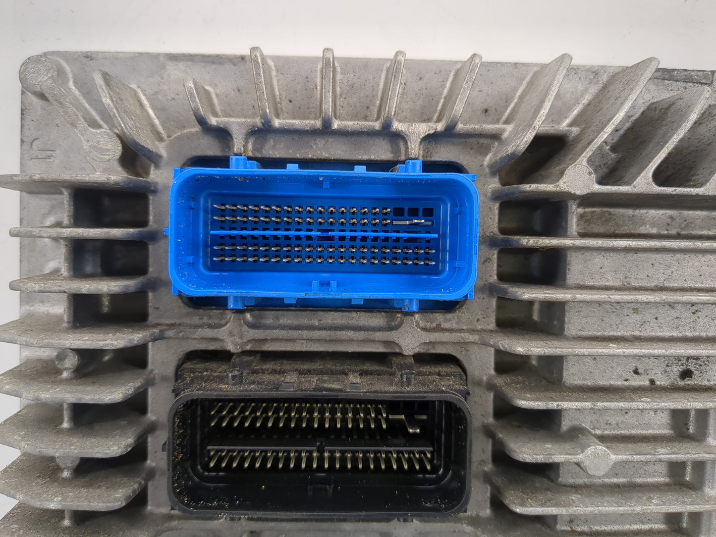 2017 Buick Enclave PCM Engine Control Computer ECU ECM PCU OEM P/N:E39A 12670801 Fits Fits 2018 2019 2020 OEM Used Auto Part