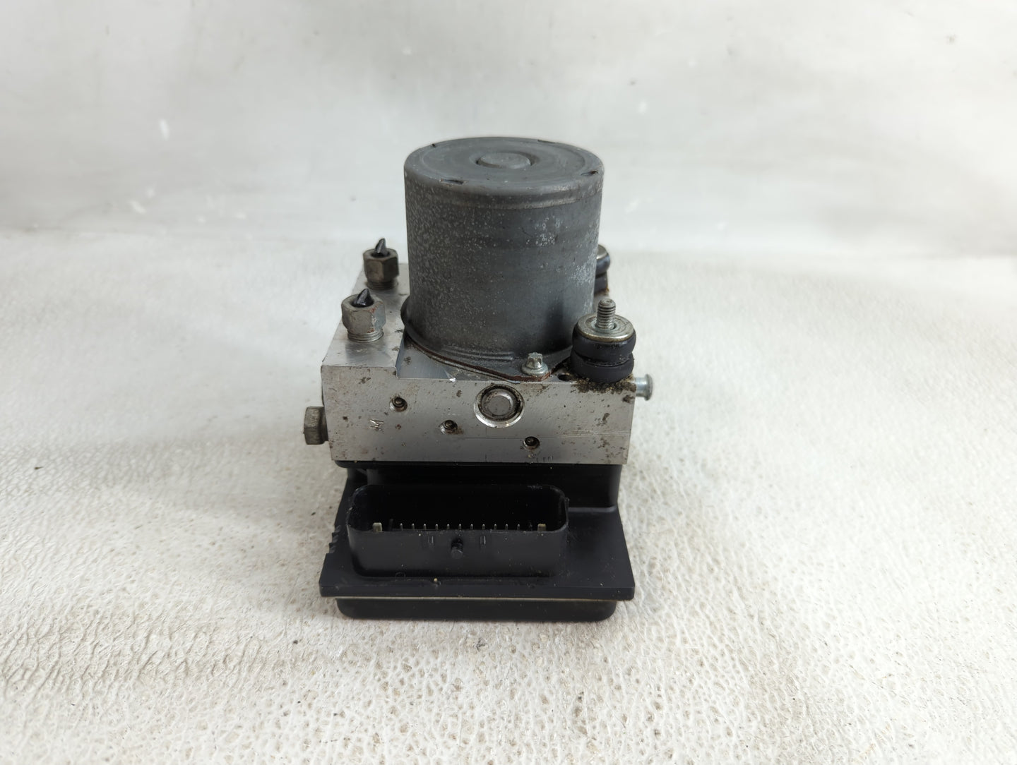 2012-2017 Buick Enclave ABS Pump Control Module Replacement P/N:0 265 952 315 Fits Fits 2012 2013 2014 2015 2016 2017 OEM Us