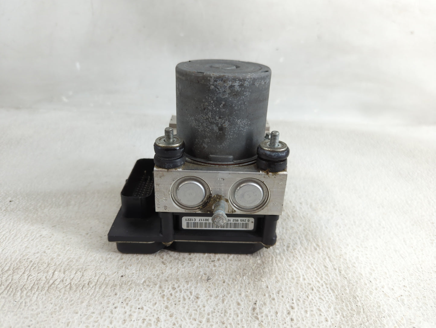 2012-2017 Buick Enclave ABS Pump Control Module Replacement P/N:0 265 952 315 Fits Fits 2012 2013 2014 2015 2016 2017 OEM Us