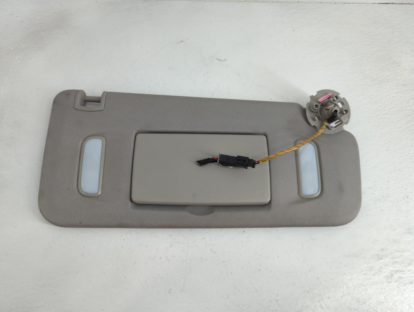 2008-2017 Buick Enclave Sun Visor Shade Replacement Passenger Right Mirror Fits OEM Used Auto Parts - Oemusedautoparts1.com