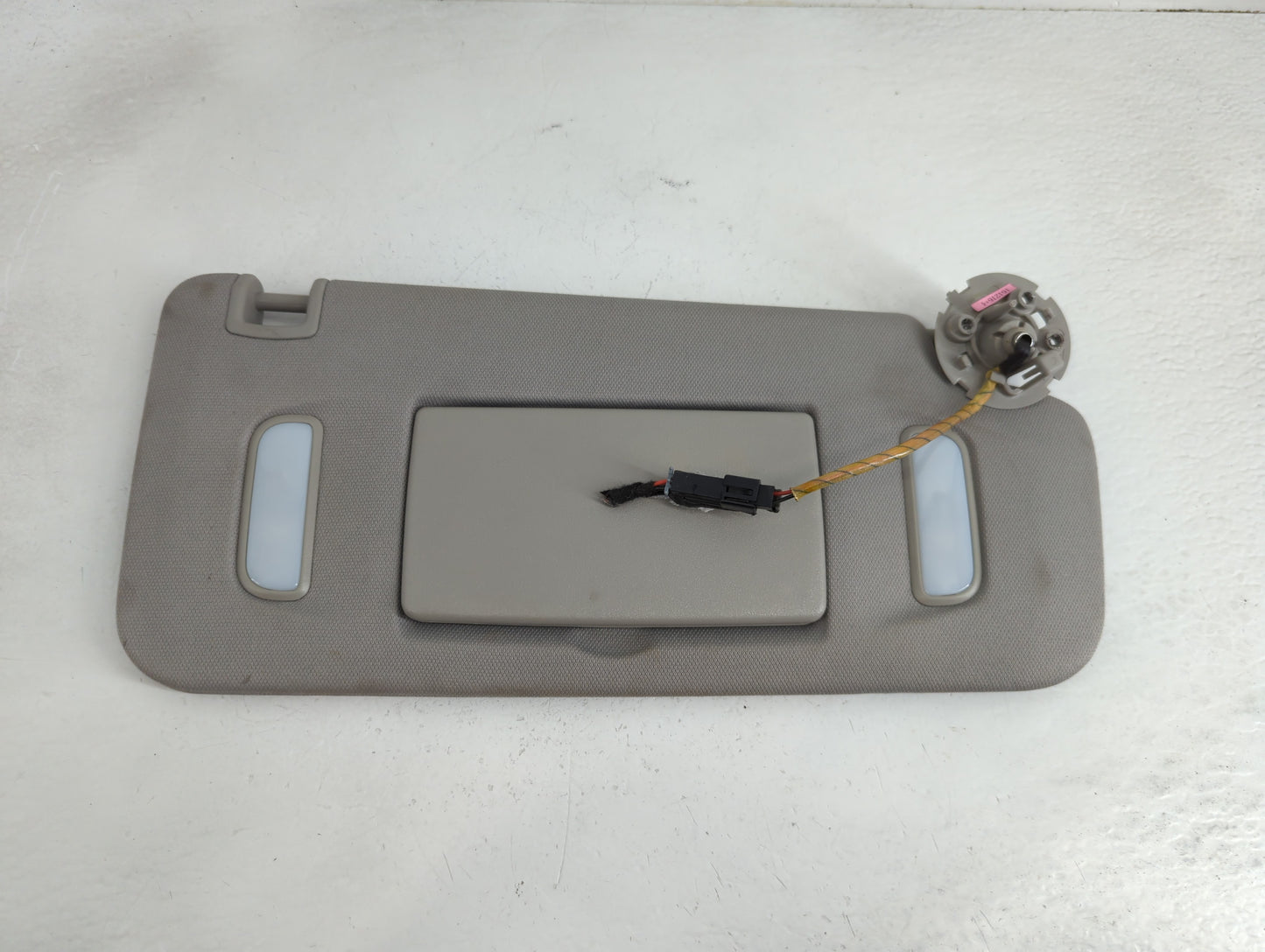 2008-2017 Buick Enclave Sun Visor Shade Replacement Passenger Right Mirror Fits OEM Used Auto Parts - Oemusedautoparts1.com