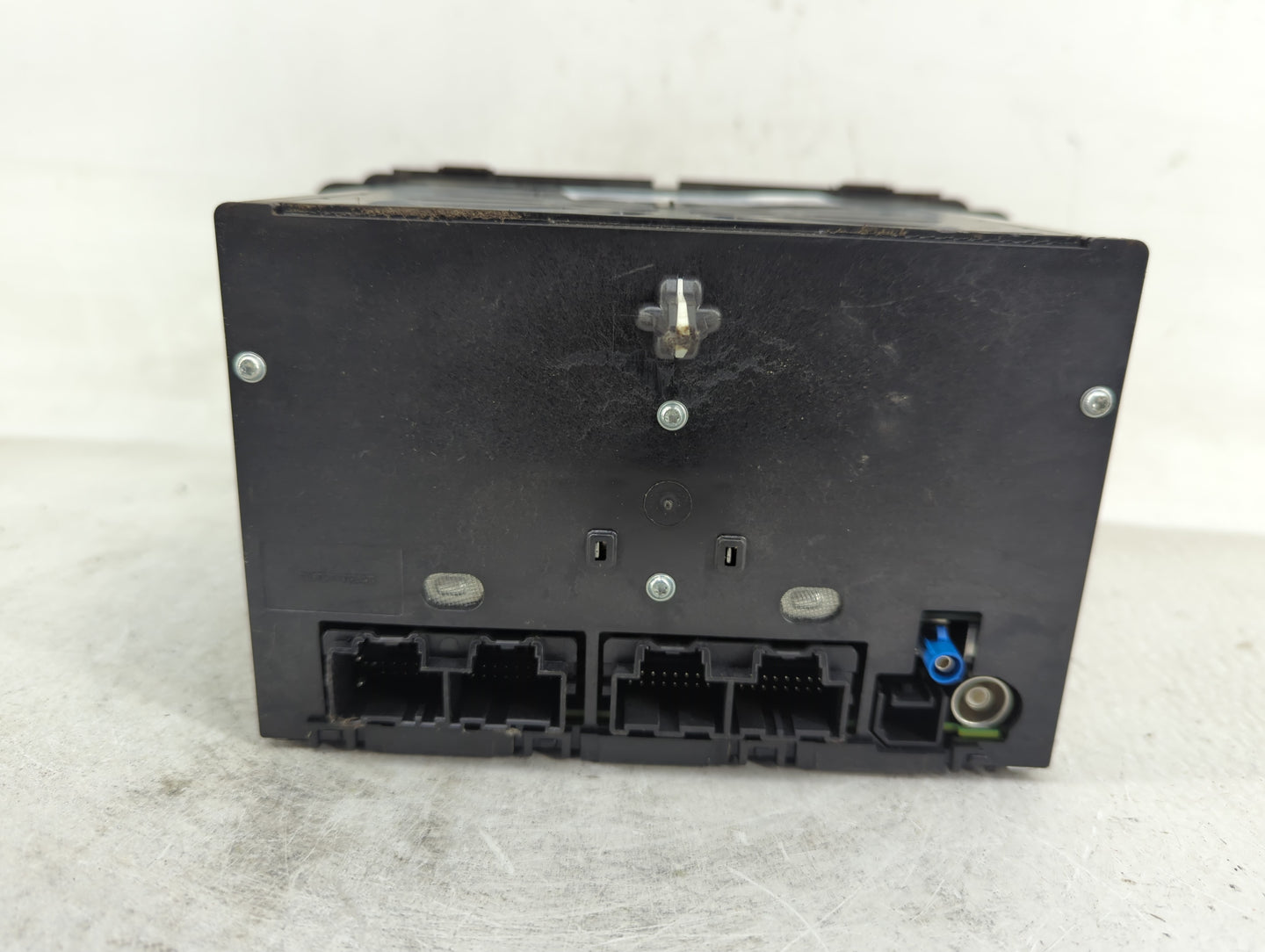 2016-2017 Buick Enclave Radio AM FM Cd Player Receiver Replacement P/N:84082783 Fits Fits 2016 2017 OEM Used Auto Parts - Oe