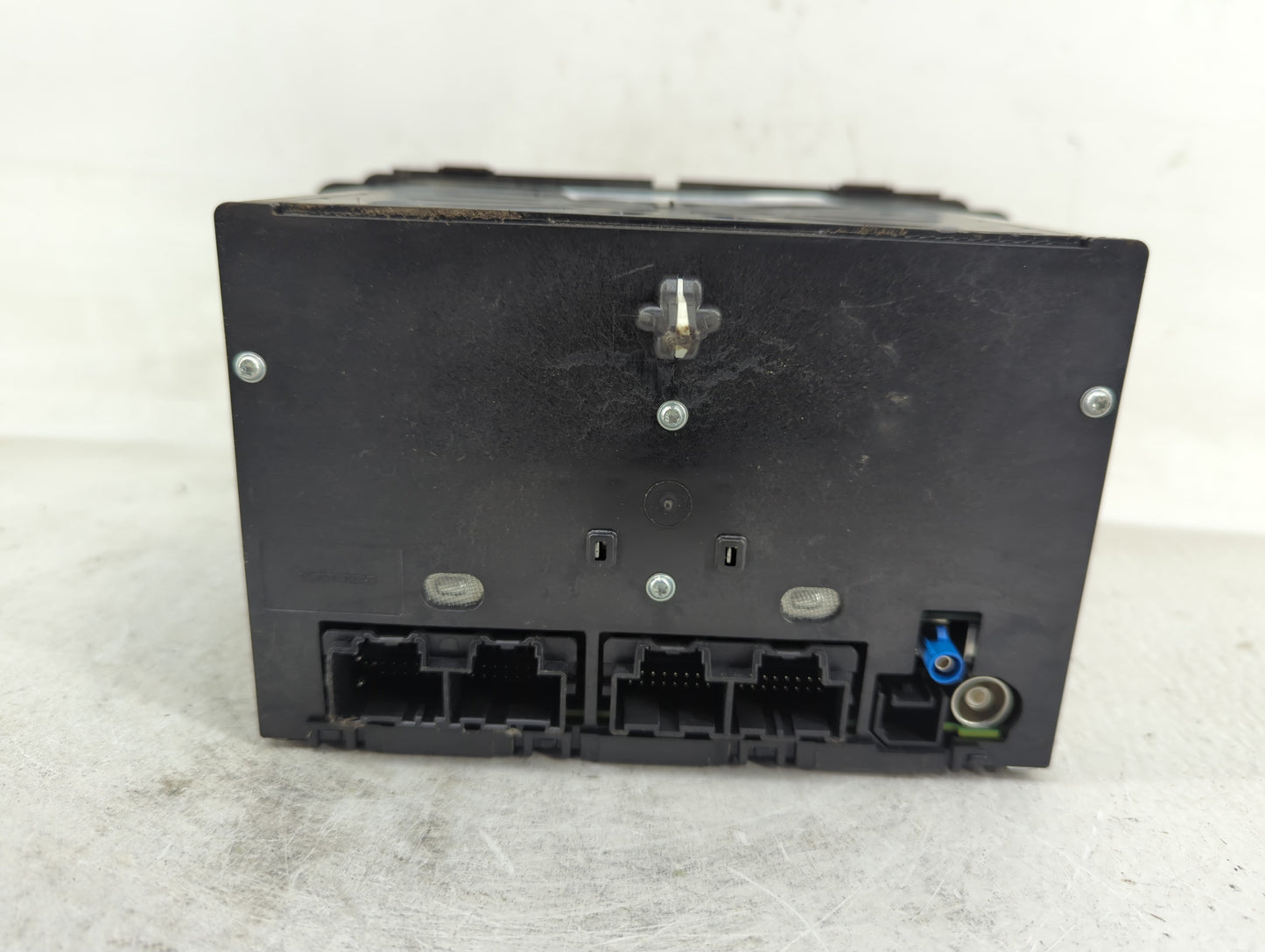 2016-2017 Buick Enclave Radio AM FM Cd Player Receiver Replacement P/N:84082783 Fits Fits 2016 2017 OEM Used Auto Parts - Oe