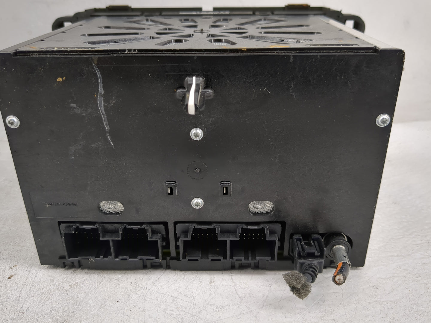 2016-2017 Buick Enclave Radio AM FM Cd Player Receiver Replacement P/N:84082781 Fits Fits 2016 2017 OEM Used Auto Parts - Oe