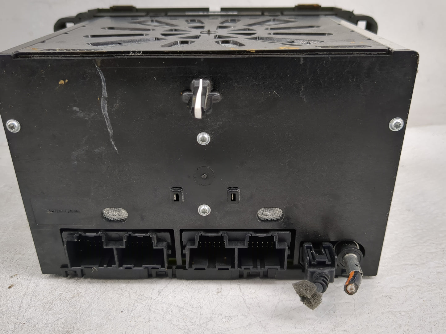 2016-2017 Buick Enclave Radio AM FM Cd Player Receiver Replacement P/N:84082781 Fits Fits 2016 2017 OEM Used Auto Parts - Oe