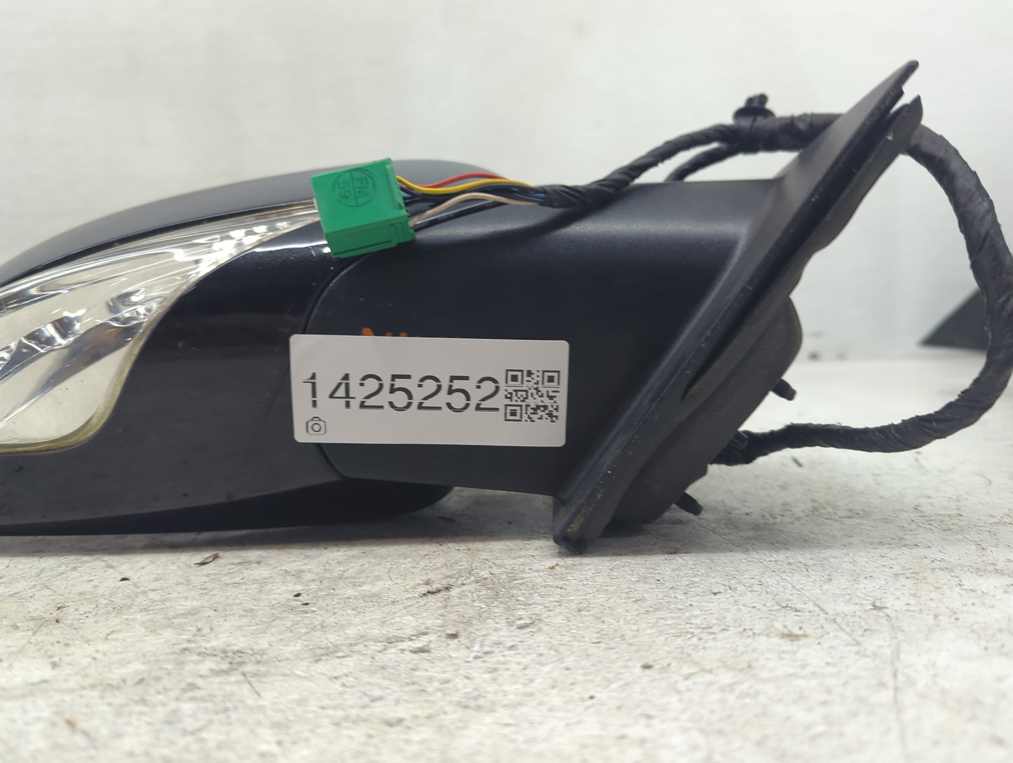 2013-2017 Buick Enclave Passenger Side View Mirror - Right Door Mirror OEM Used - Oemusedautoparts1.com