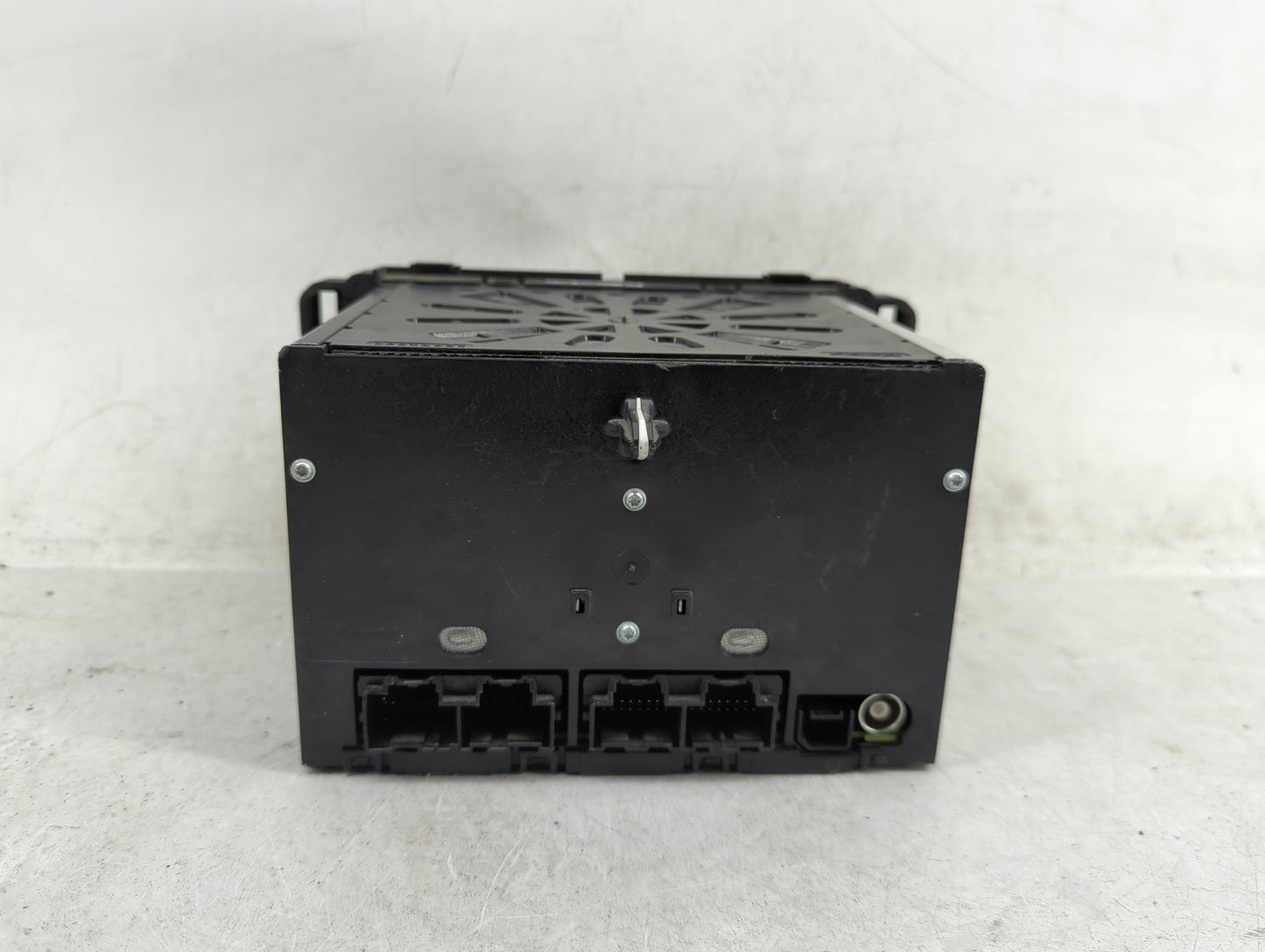 2016-2017 Buick Enclave Radio AM FM Cd Player Receiver Replacement P/N:84082781 28528989 Fits Fits 2016 2017 OEM Used Auto P