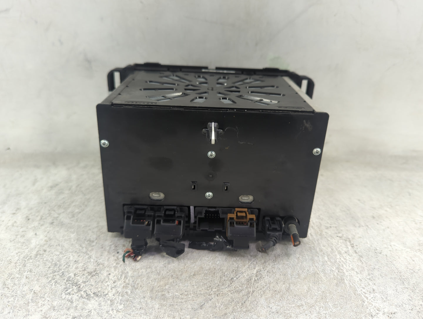 2016-2017 Buick Enclave Radio AM FM Cd Player Receiver Replacement P/N:84082781 17GMT967ICRCD, 28528989 Fits Fits 2016 2017 