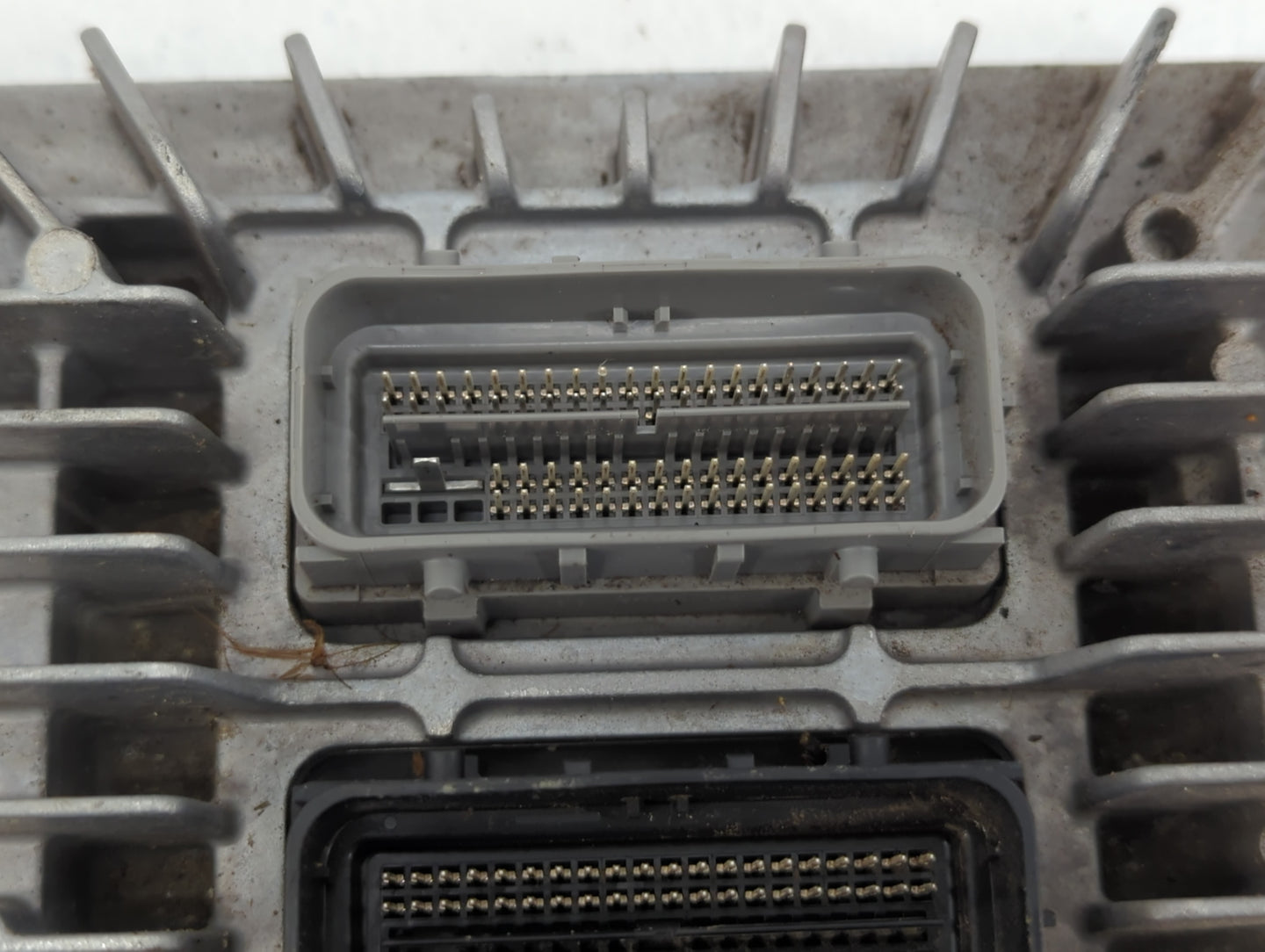 2017 Buick Enclave PCM Engine Control Computer ECU ECM PCU OEM P/N:E39A12670801 Fits Fits 2018 2019 2020 OEM Used Auto Parts