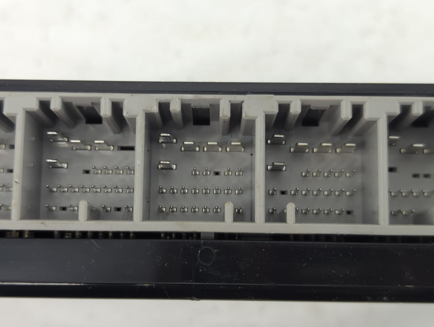 2013-2017 Buick Enclave Body Control Module Bcm Inner Cabin Fuse Box - Oemusedautoparts1.com