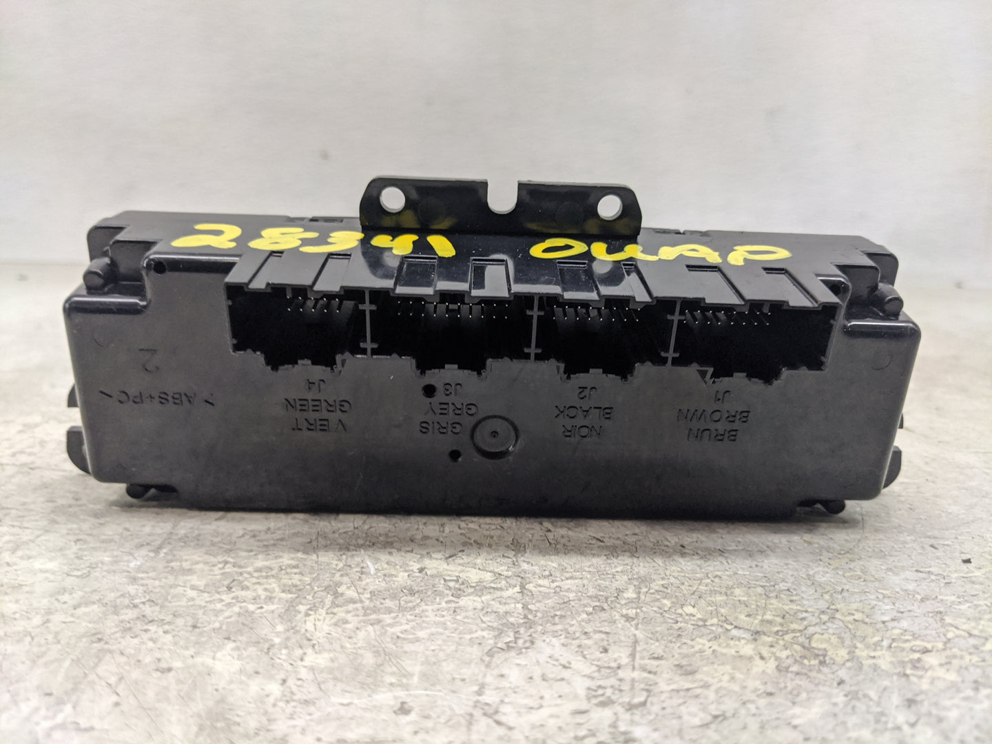 2017 Buick Enclave Climate Control Module Temperature AC/Heater Replacement P/N:147589501 23251328 Fits OEM Used Auto Parts 