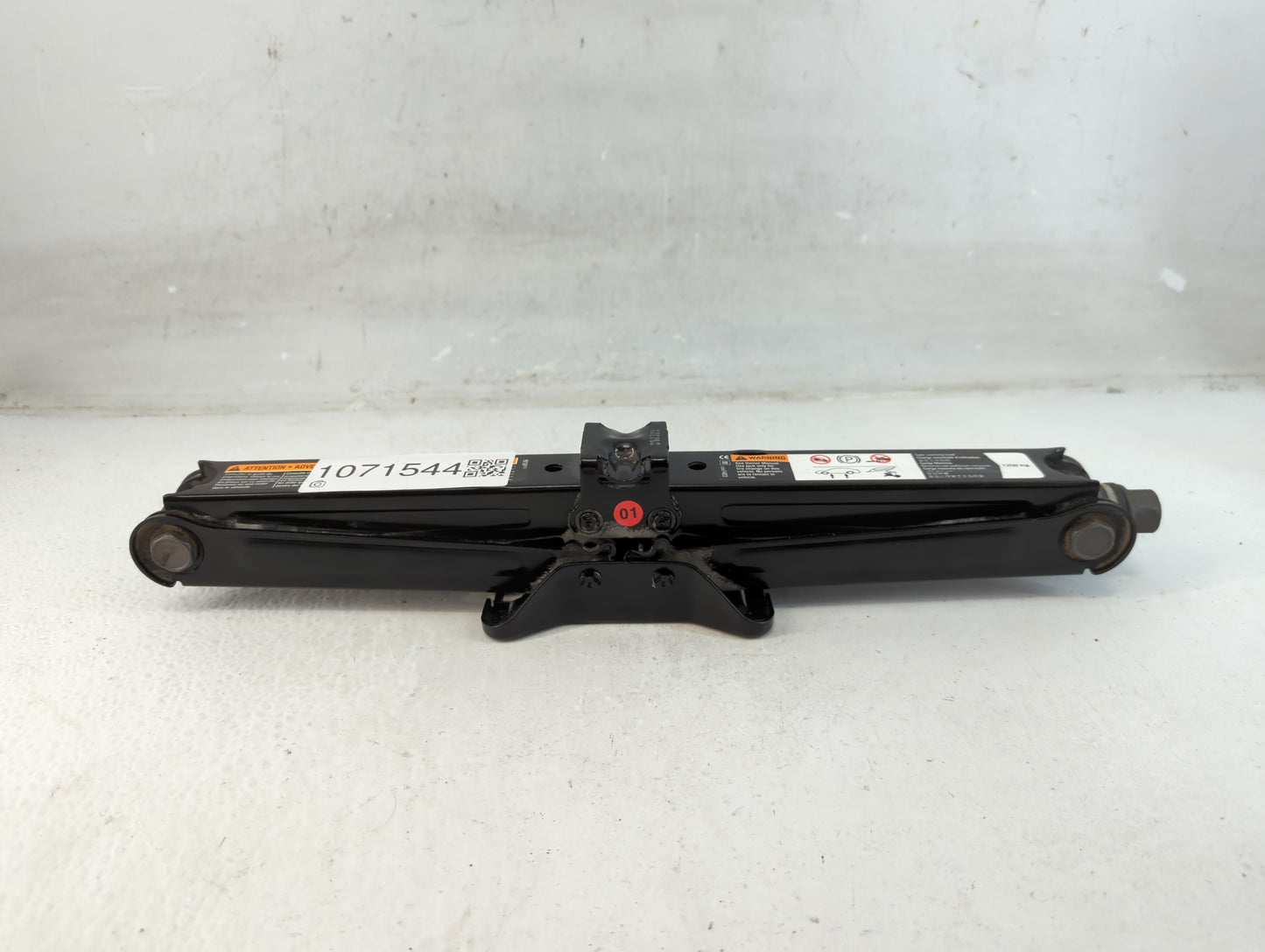 2017 Buick Encore Spare Scissor Car Jack - Oemusedautoparts1.com