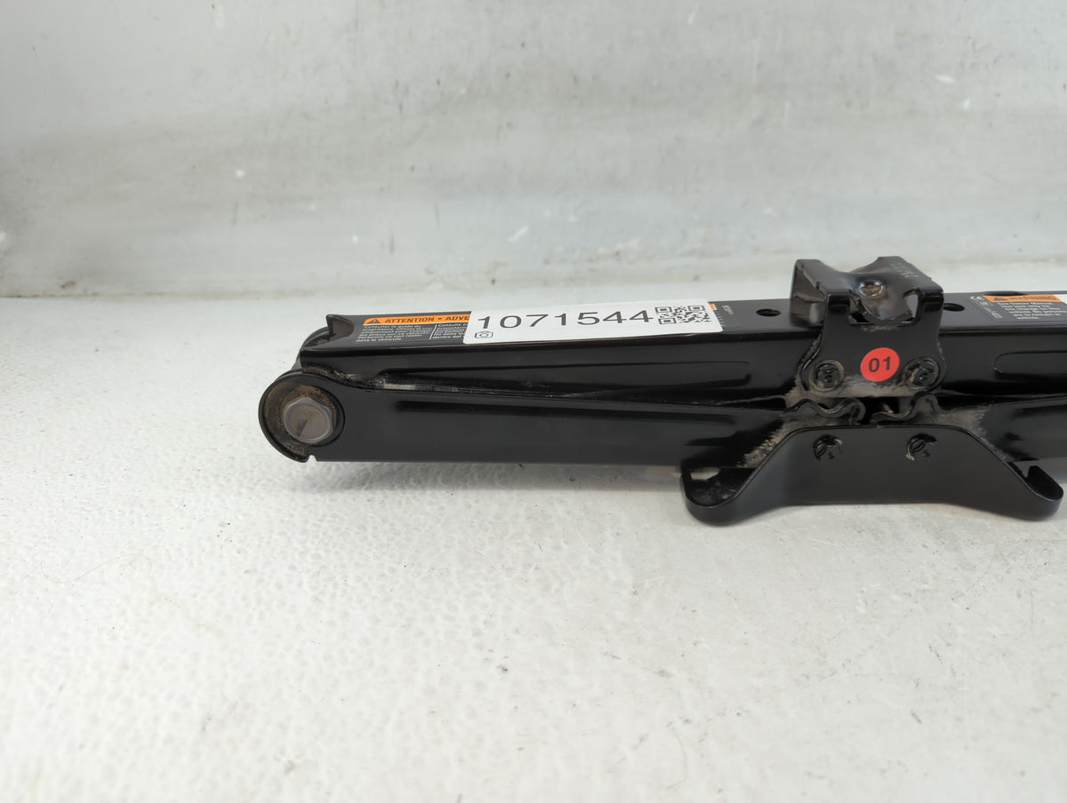 2017 Buick Encore Spare Scissor Car Jack 1071544 - Oemusedautoparts1.com