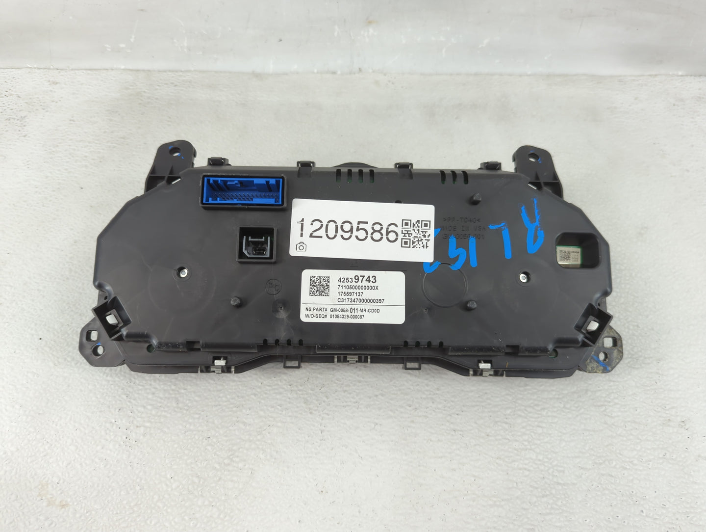 2017 Buick Encore Instrument Cluster Speedometer Gauges P/N:42539743 Fits OEM Used Auto Parts - Oemusedautoparts1.com