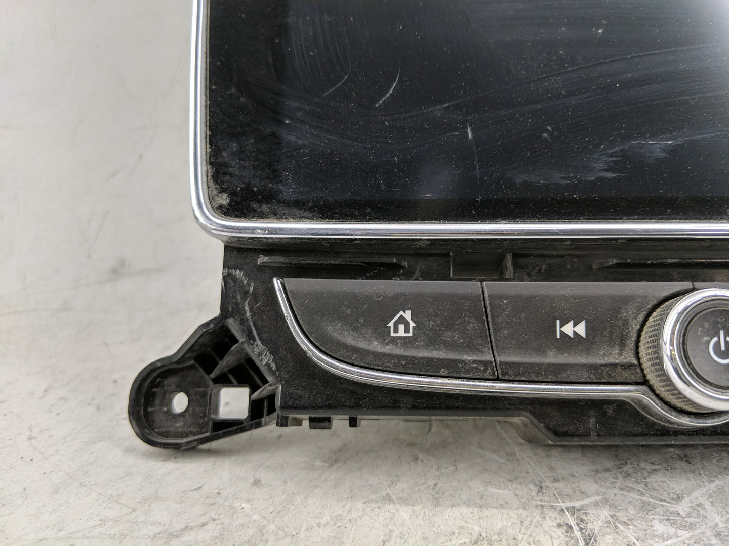 2017 Buick Encore Radio AM FM Cd Player Receiver Replacement P/N:42498391 Fits OEM Used Auto Parts - Oemusedautoparts1.com