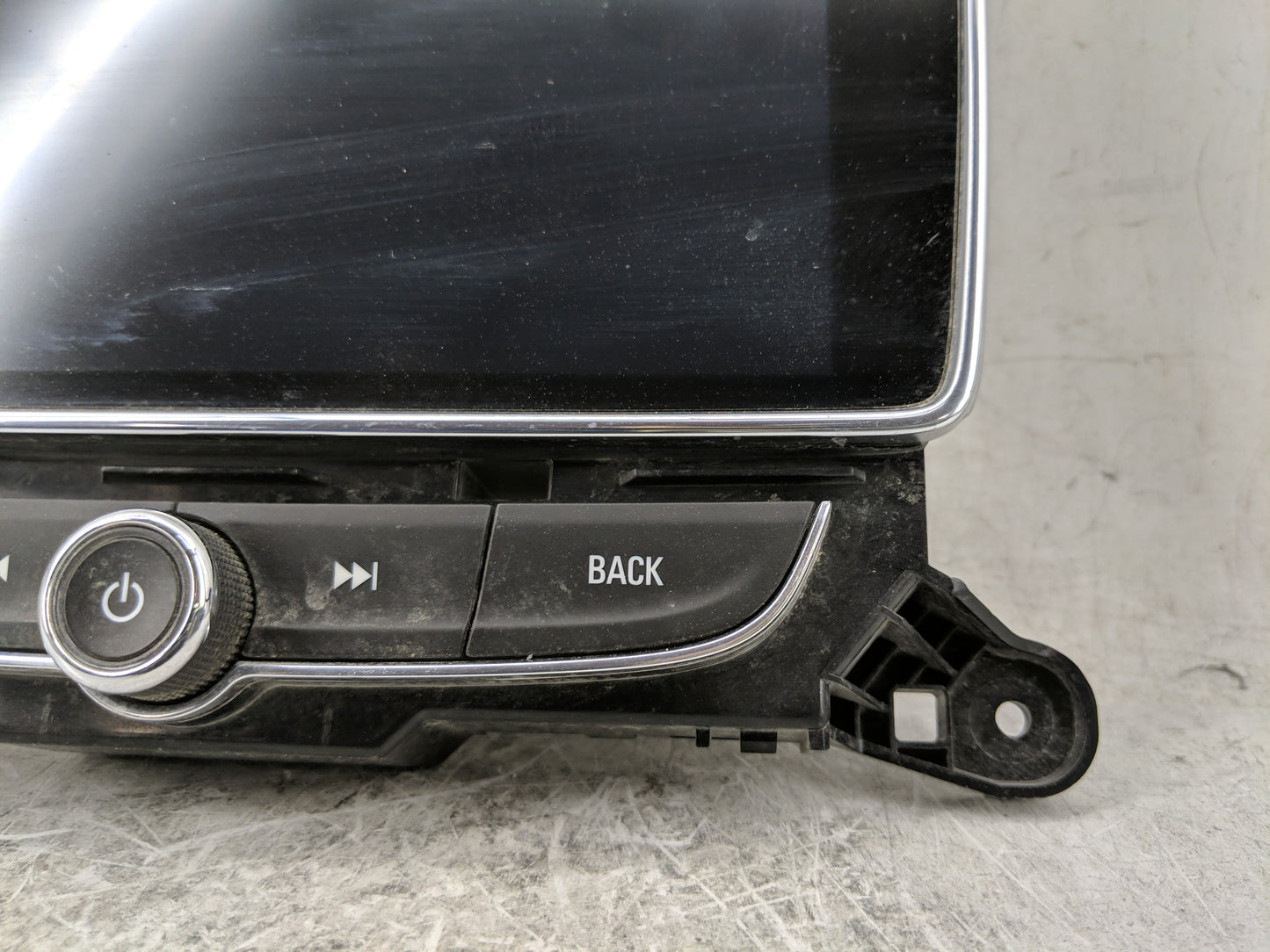 2017 Buick Encore Radio AM FM Cd Player Receiver Replacement P/N:42498391 Fits OEM Used Auto Parts - Oemusedautoparts1.com