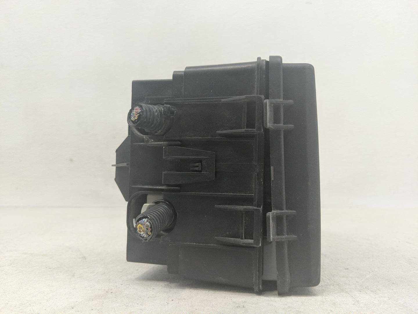2017 Buick Encore Fusebox Fuse Box Panel Relay Module Fits OEM Used Auto Parts - Oemusedautoparts1.com