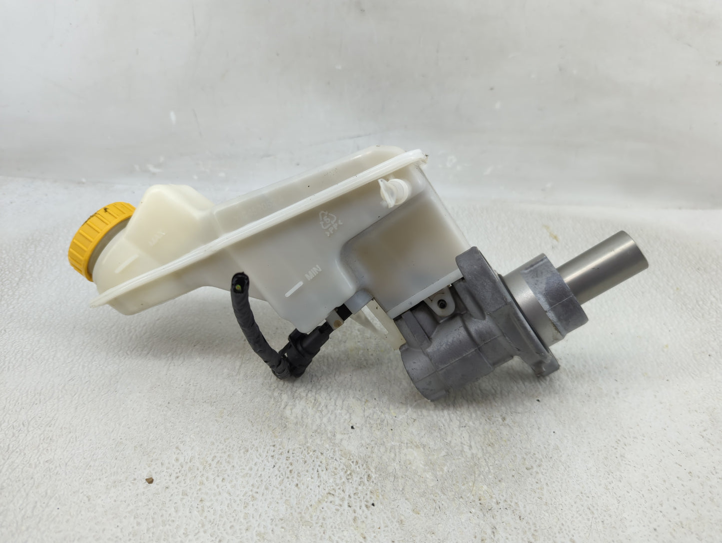2013-2021 Buick Encore Brake Master Cylinder - Oemusedautoparts1.com