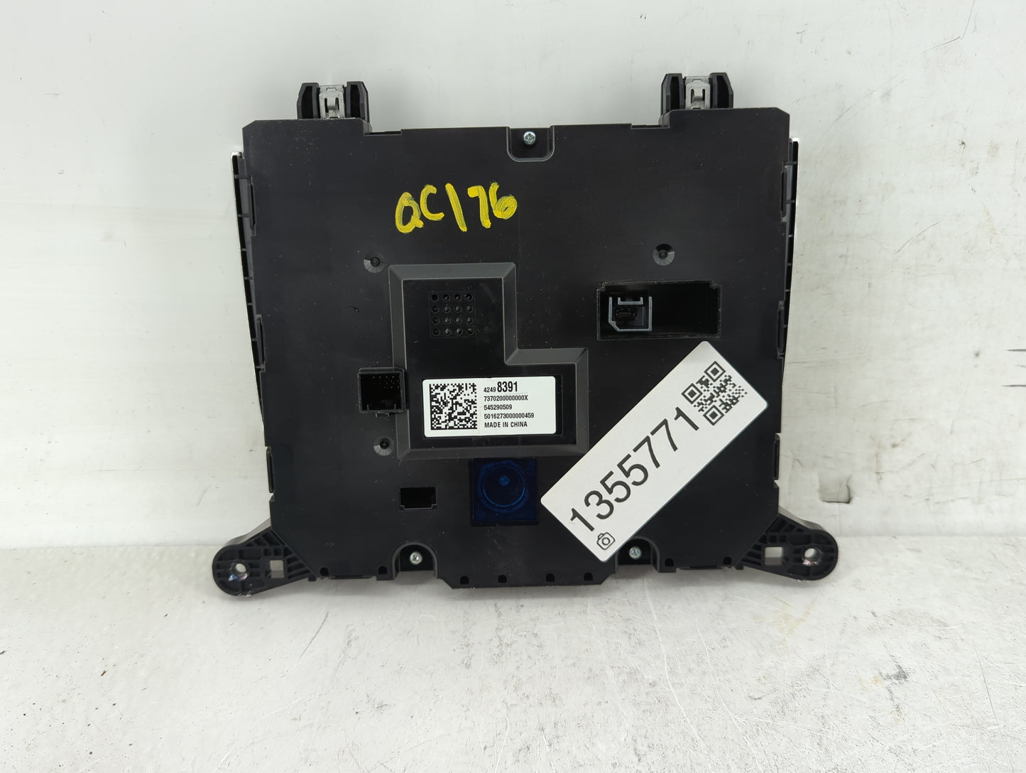 2017 Buick Encore Radio AM FM Cd Player Receiver Replacement P/N:42498391 Fits OEM Used Auto Parts - Oemusedautoparts1.com