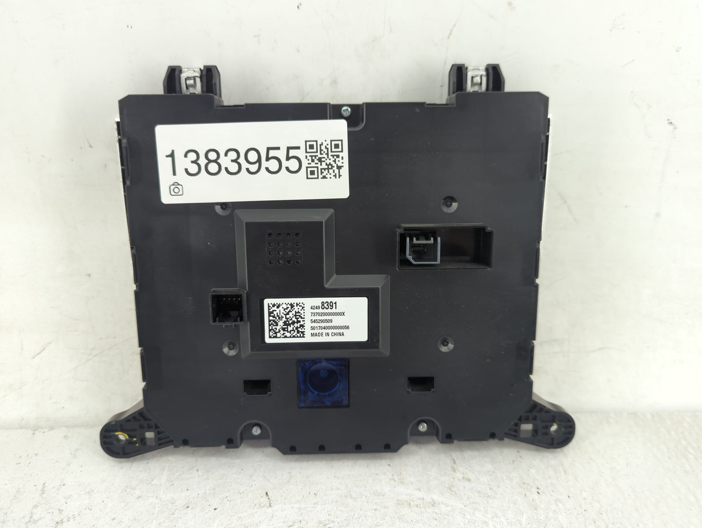 2017-2021 Buick Encore Radio AM FM Cd Player Receiver Replacement P/N:42498391 Fits Fits 2017 2018 2019 2020 2021 OEM Used A