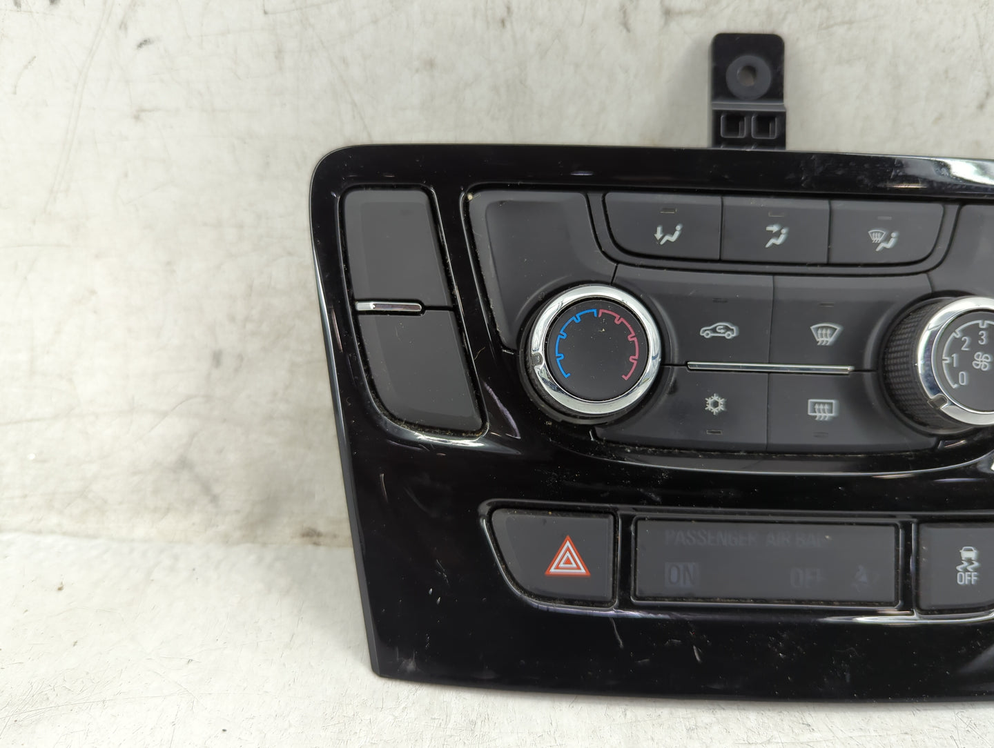 2017-2019 Buick Encore Climate Control Module Temperature AC/Heater Replacement P/N:39081561 Fits Fits 2017 2018 2019 OEM Us