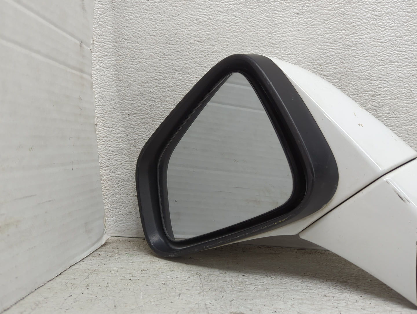 2017-2020 Buick Encore Driver Side View Mirror - Left Door Mirror OEM Used - Oemusedautoparts1.com