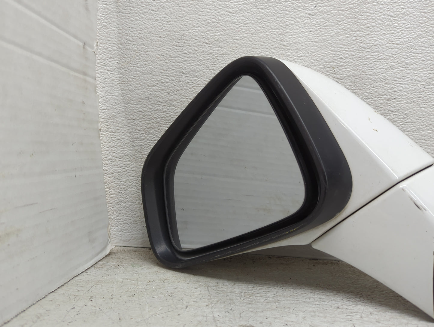 2017-2020 Buick Encore Driver Side View Mirror - Left Door Mirror OEM Used - Oemusedautoparts1.com