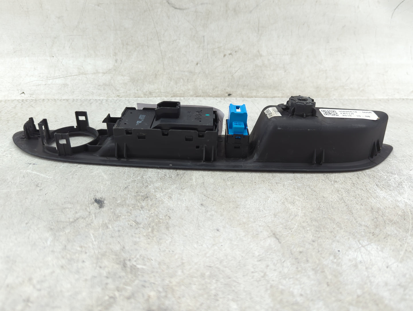 2017-2021 Buick Encore Master Power Window Switch Replacement Driver Side Left P/N:95025518-600R Fits OEM Used Auto Parts - 