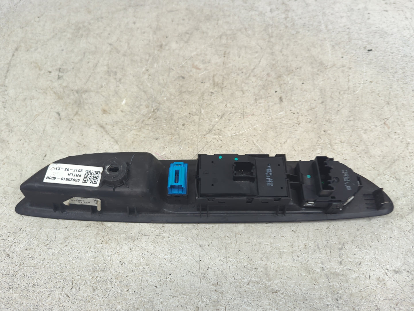 2017-2021 Buick Encore Master Power Window Switch Replacement Driver Side Left P/N:96025618 19179074 Fits OEM Used Auto Part