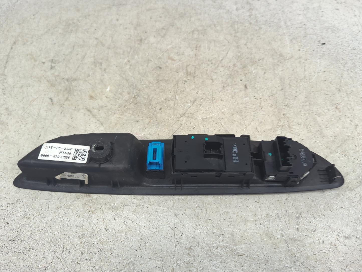 2017-2021 Buick Encore Master Power Window Switch Replacement Driver Side Left P/N:96025618 19179074 Fits OEM Used Auto Part