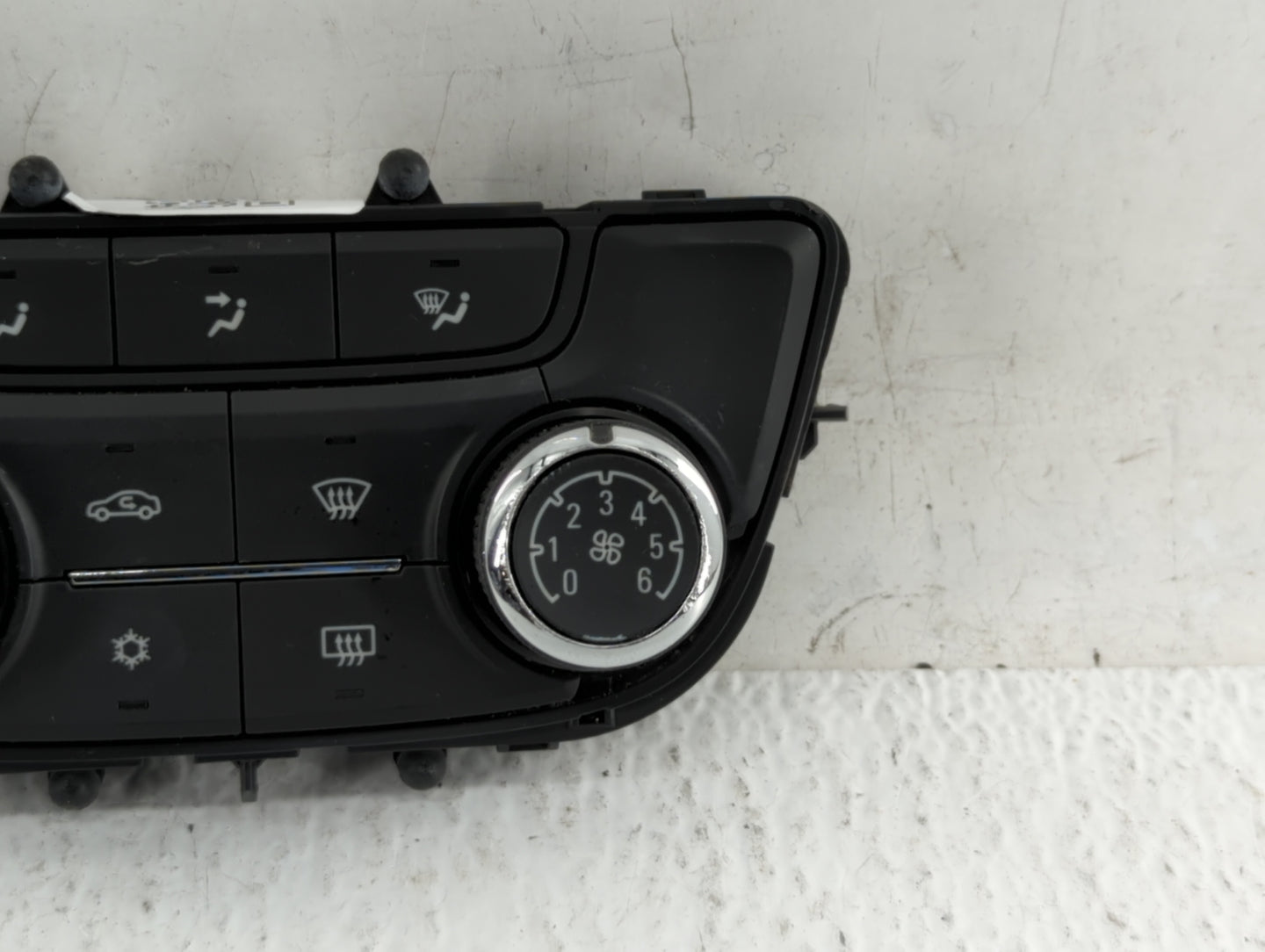 2017-2021 Buick Encore Climate Control Module Temperature AC/Heater Replacement P/N:39081581 39081561 Fits OEM Used Auto Par