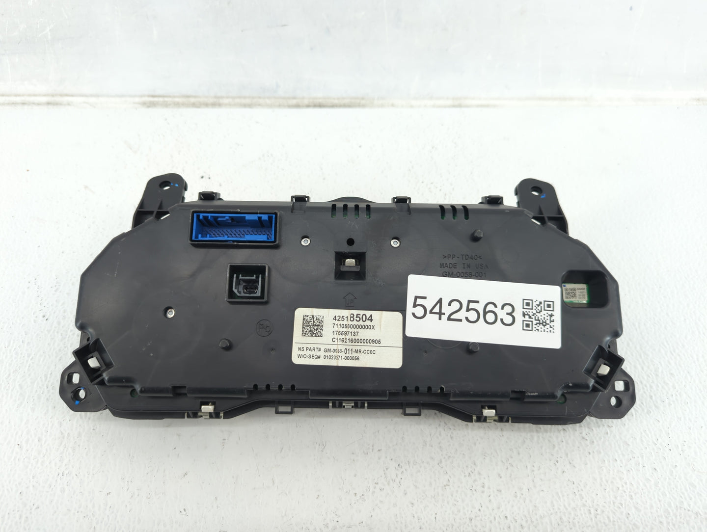 2017 Buick Encore Instrument Cluster Speedometer Gauges P/N:42518504 Fits OEM Used Auto Parts - Oemusedautoparts1.com