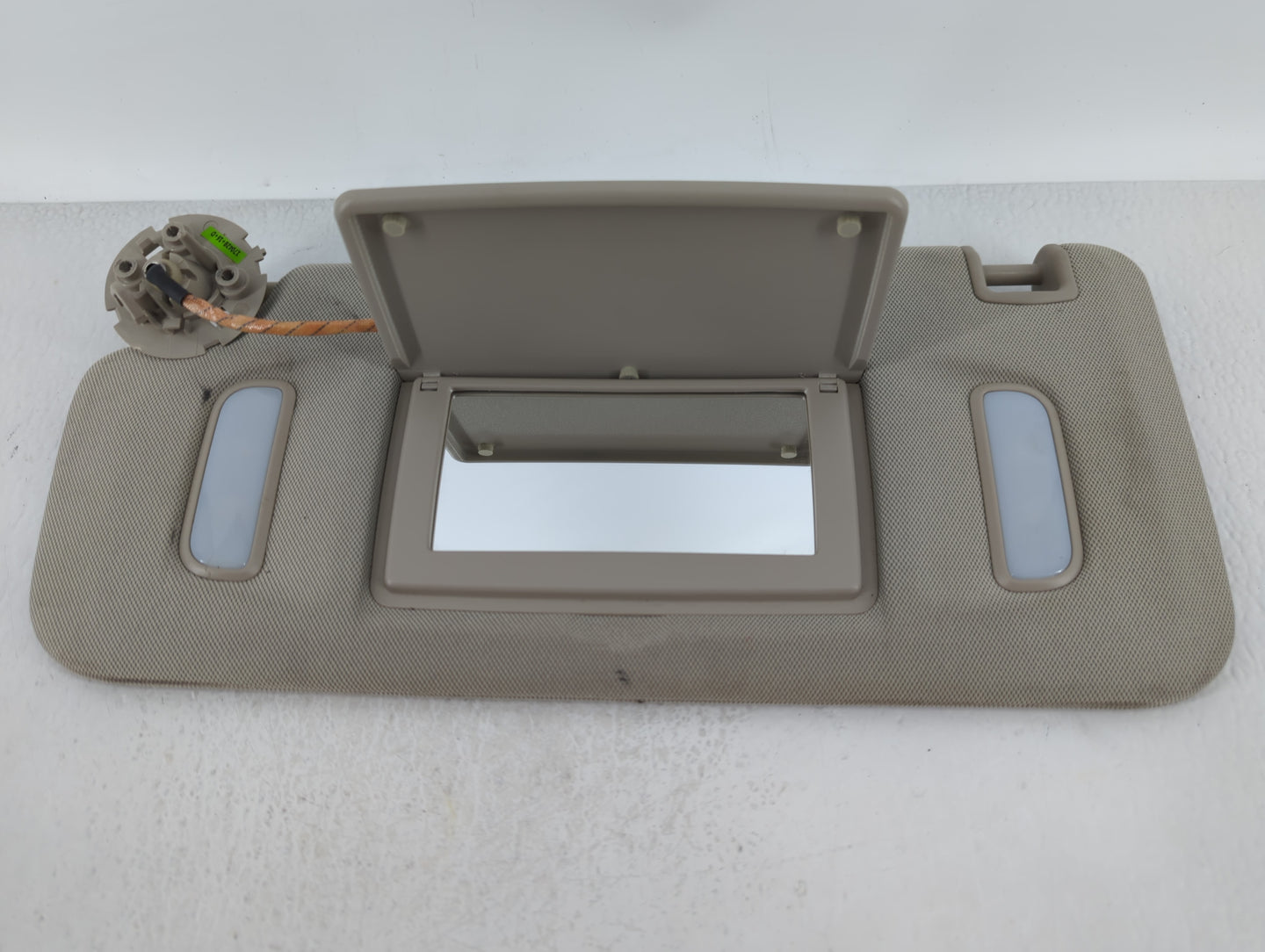 2017 Buick Encore Sun Visor Shade Replacement Driver Left Mirror Fits OEM Used Auto Parts - Oemusedautoparts1.com