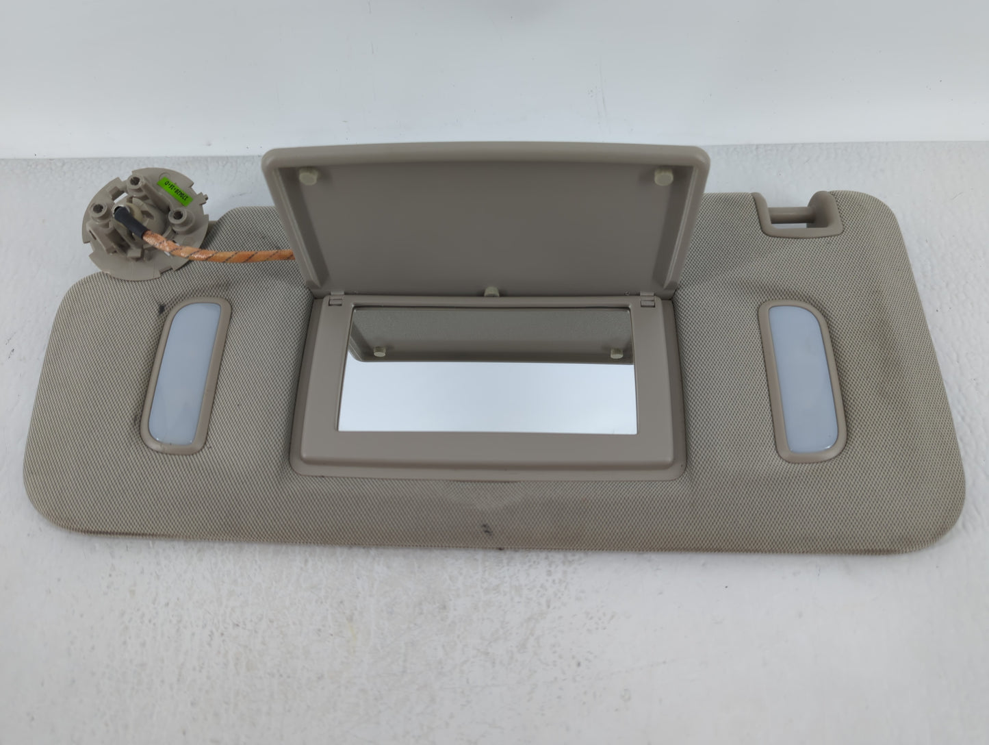 2017 Buick Encore Sun Visor Shade Replacement Driver Left Mirror Fits OEM Used Auto Parts - Oemusedautoparts1.com