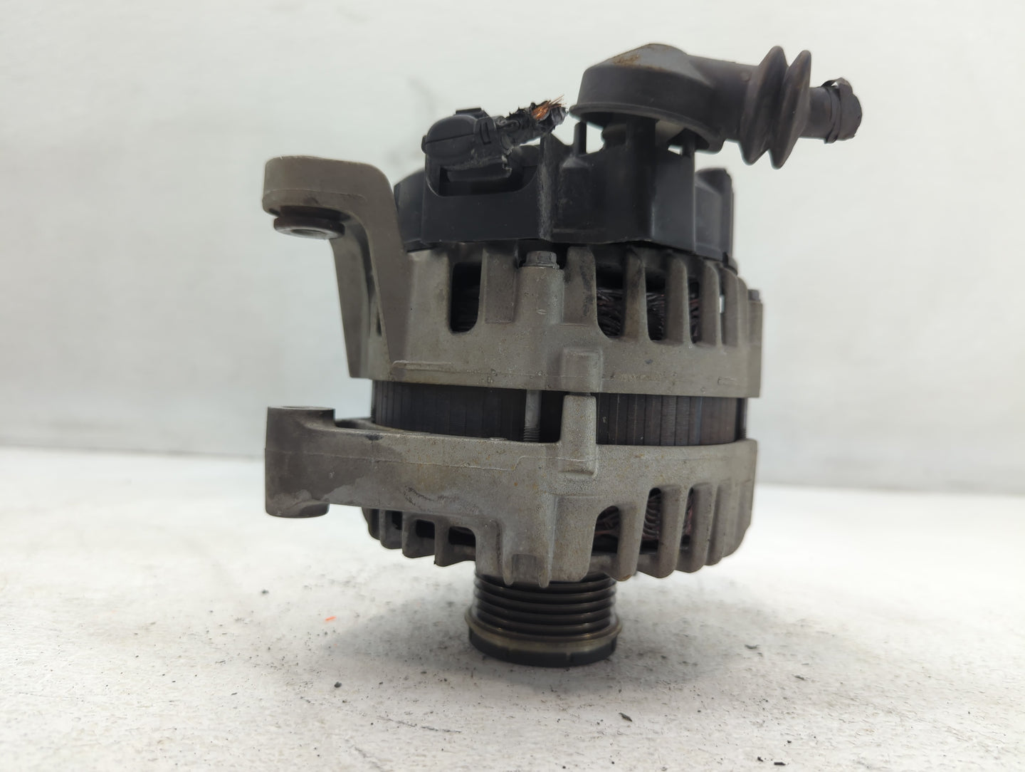 2013-2021 Buick Encore Alternator Replacement Generator Charging Assembly Engine OEM P/N:13597226 Fits OEM Used Auto Parts -